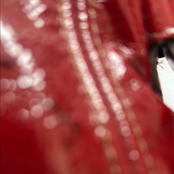 Coach Red Patent Leather Shoulder Bag with Glossy Finish - Picture 10 of 13